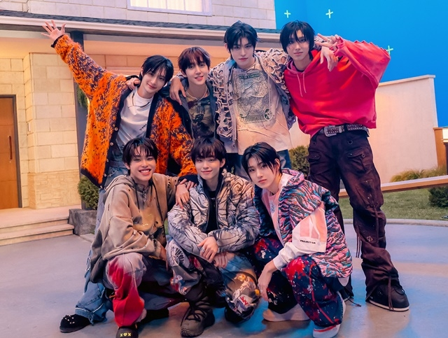 JYPエンターテインメント所属の7人組K-POPボーイグループ KickFlip(キックフリップ)メンバー集合写真 2025年1月デビューJYPエンターテインメント所属の7人組K-POPボーイグループ KickFlip(キックフリップ)メンバー集合写真 2025年1月デビュー